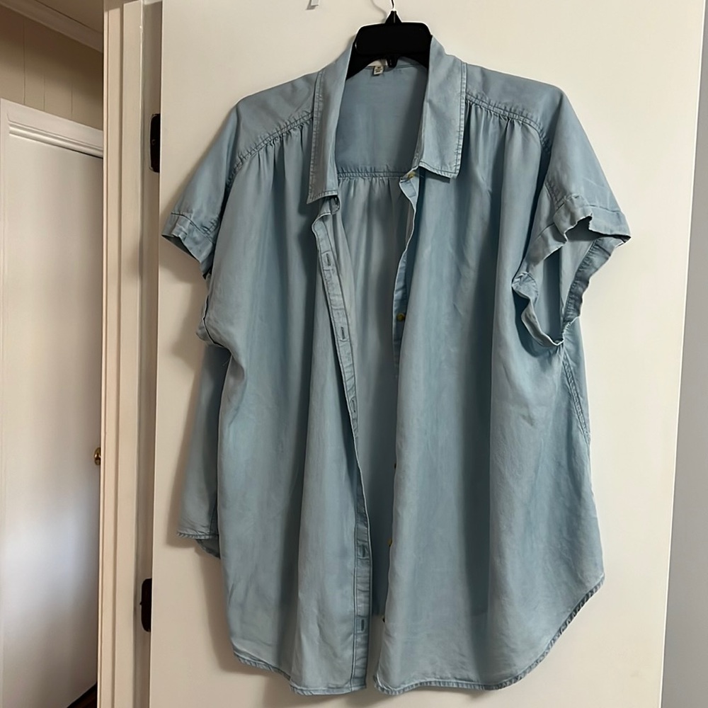 Wonderly (from Belk) light chambray button up, 4x